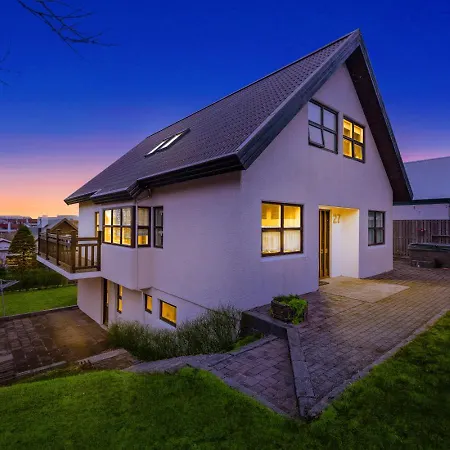Inviting 2Br Haven In The Heart Of The Suburbs Apartment Reykjavik Exterior photo