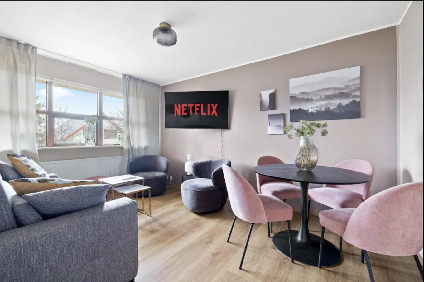 Inviting 2br Haven In The Heart Of The Suburbs Lejlighed