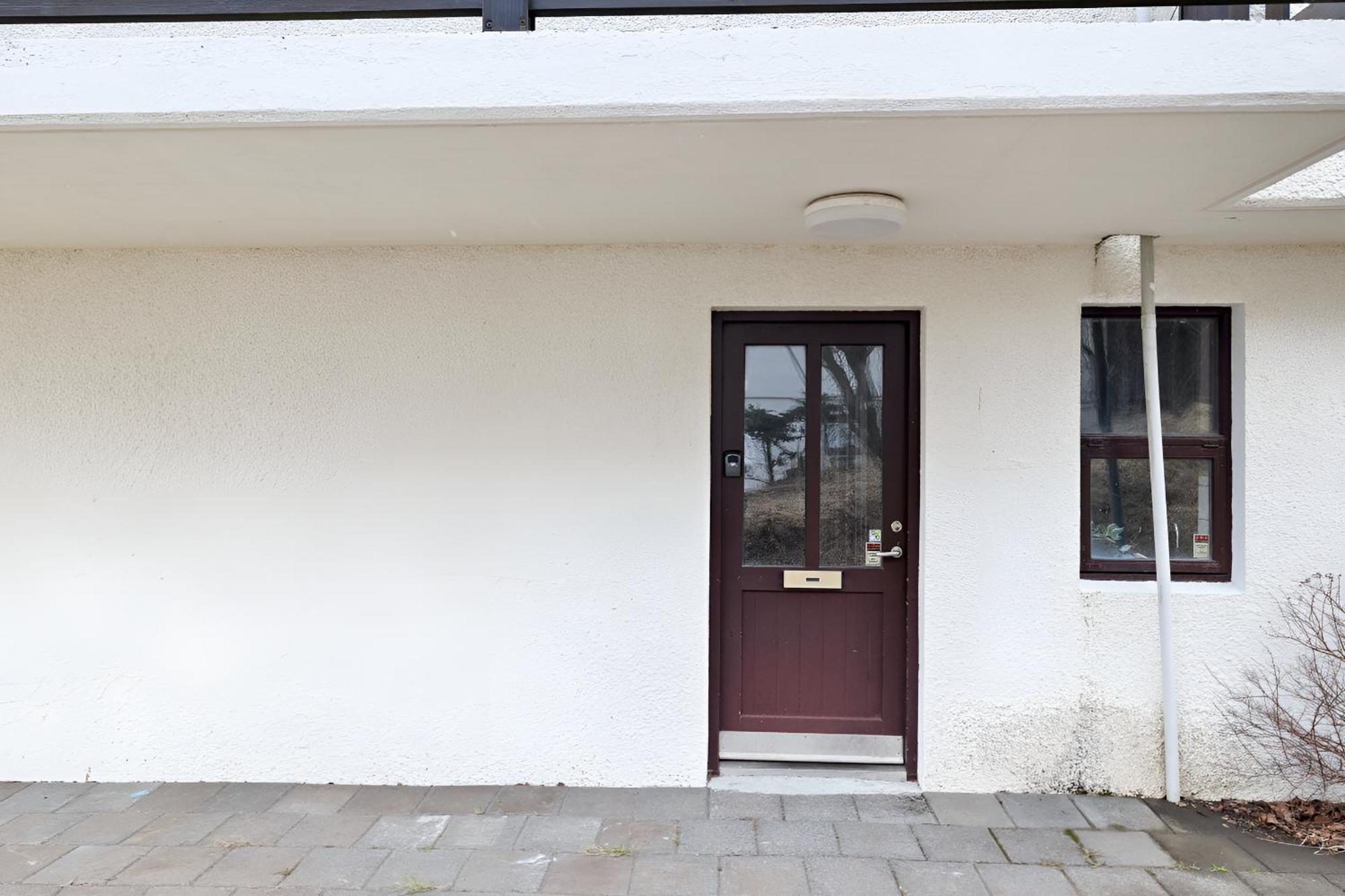 Inviting 2br Haven In The Heart Of The Suburbs Lejlighed