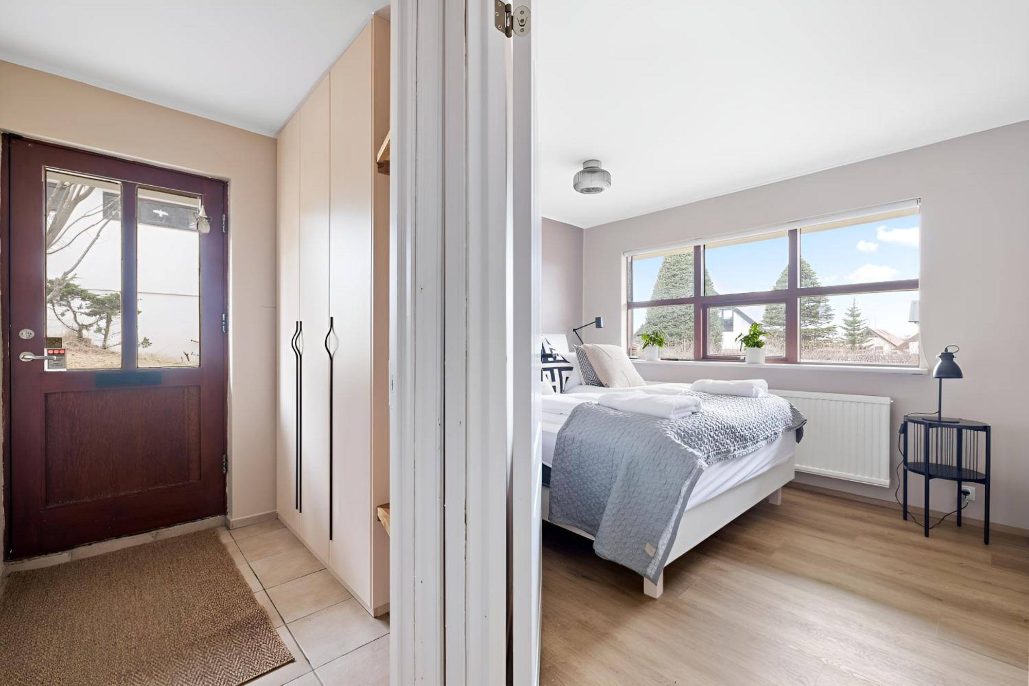 Inviting 2br Haven In The Heart Of The Suburbs Lejlighed *