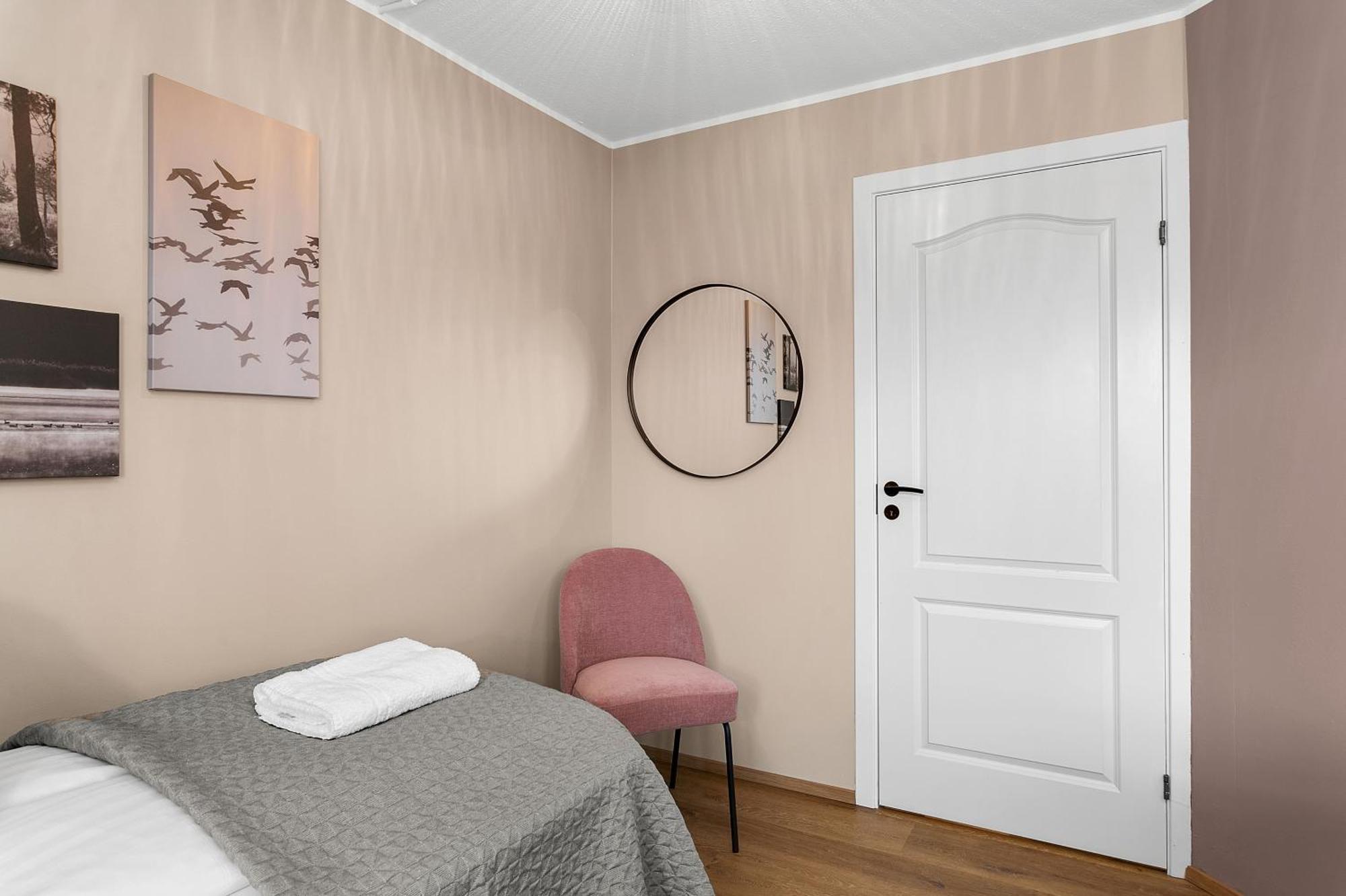 Inviting 2br Haven In The Heart Of The Suburbs Reikiavik